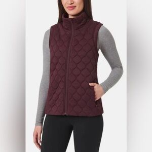 Kirkland Signature Active Quilted Burgundy Vest NWT Full Zip Pockets Size Small